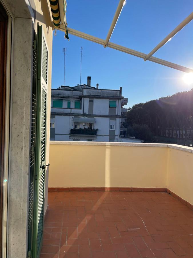 Accogliente Camera Singola Con Balcone A 500 Mt Dal Mare Марина-ді-Каррара Екстер'єр фото